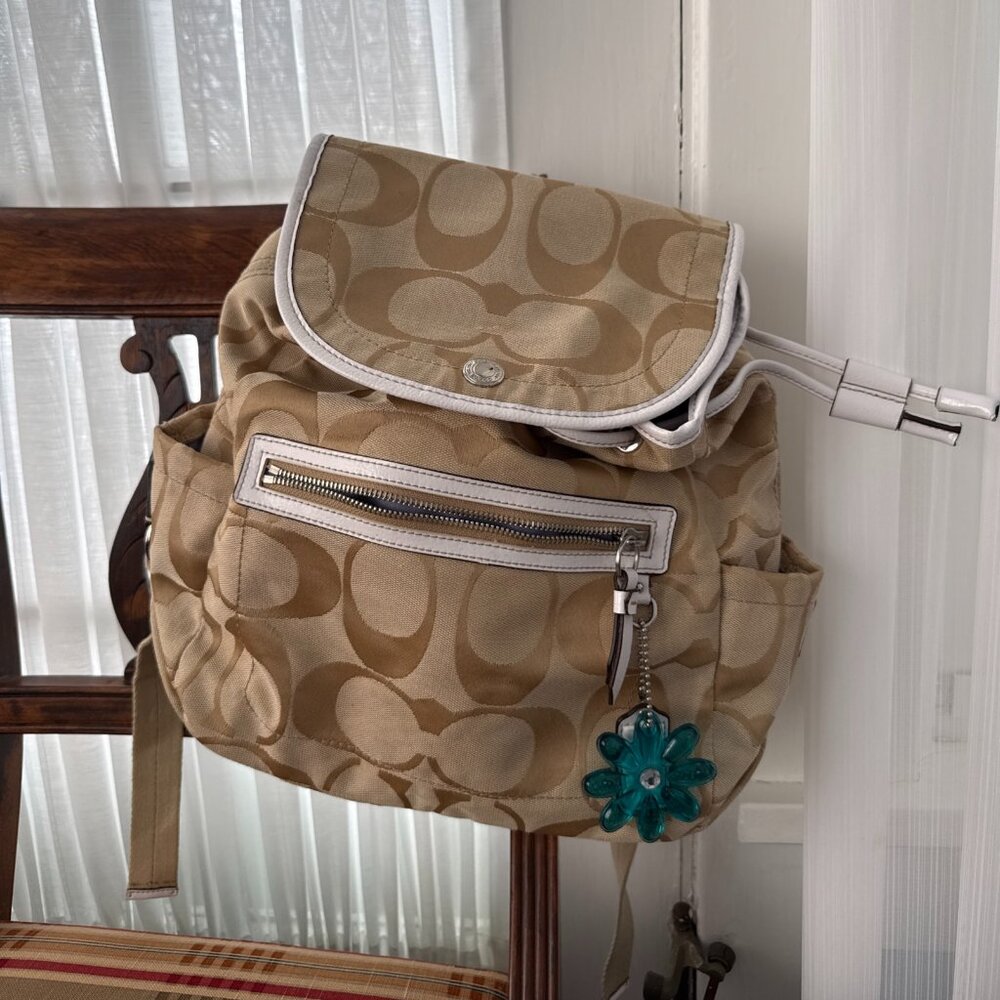 Coach Kyra Daisy Signature Backpack F16556